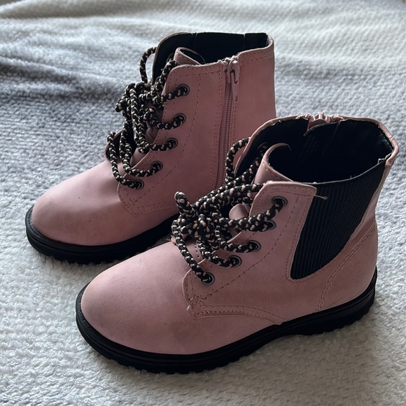 Girls Pink Boots size 11 - Picture 1 of 7